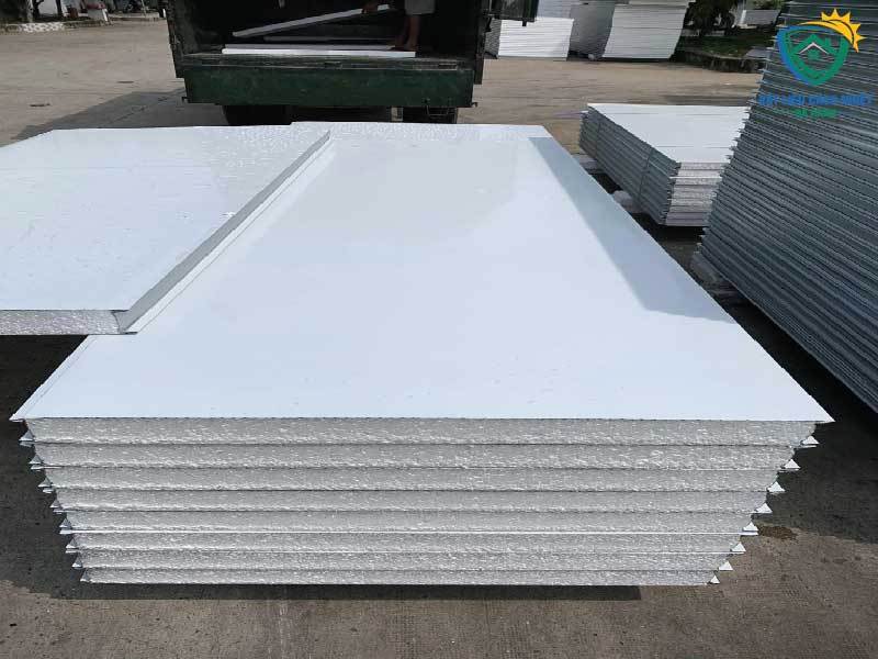 tam-panel-cach-nhiet-dong-hoi-quang-binh-03