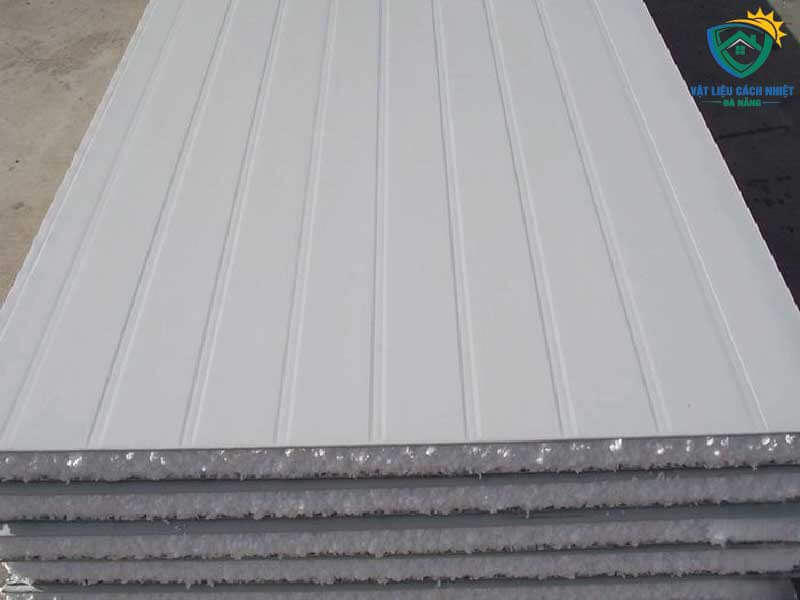 tam-panel-cach-nhiet-hue-01