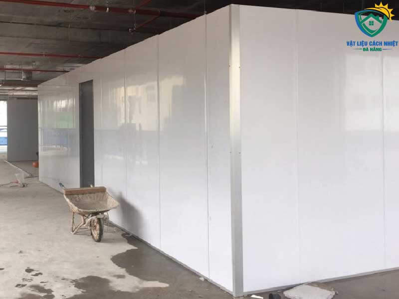 tam-panel-cach-nhiet-quang-ngai-07