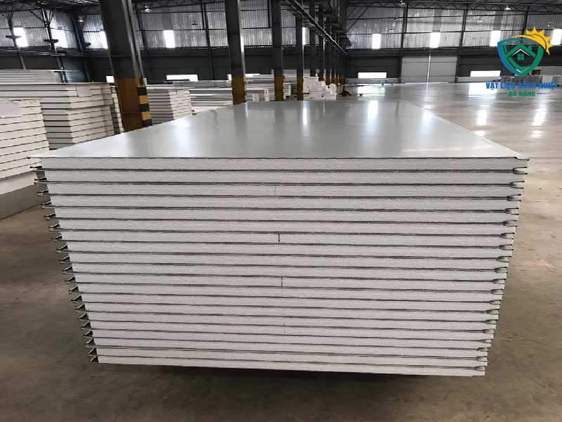 tam-panel-cach-nhiet-quang-ngai-11