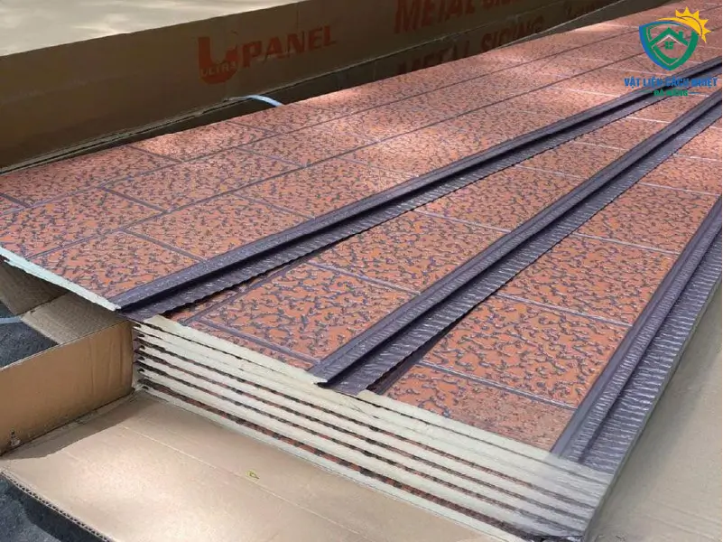 tam-panel-kim-loai-dong-hoi-quang-binh-03
