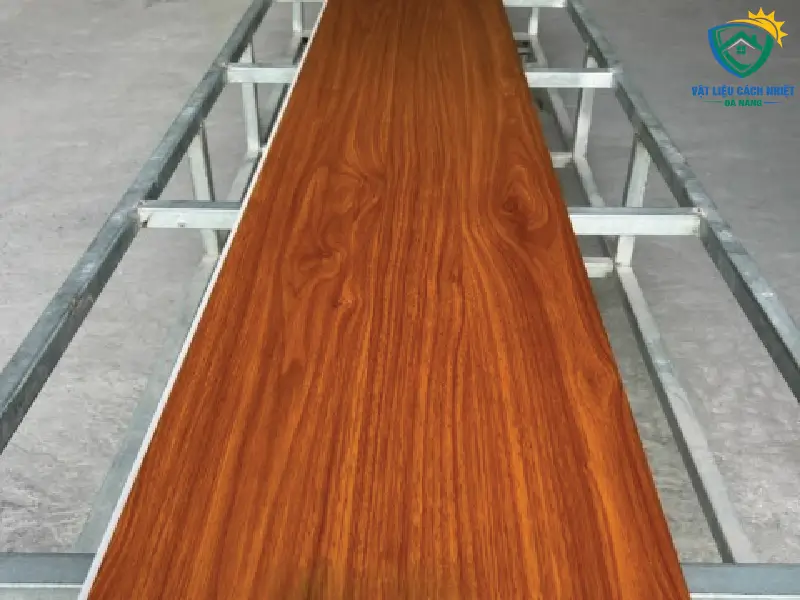 tam-panel-kim-loai-dong-hoi-quang-binh-05