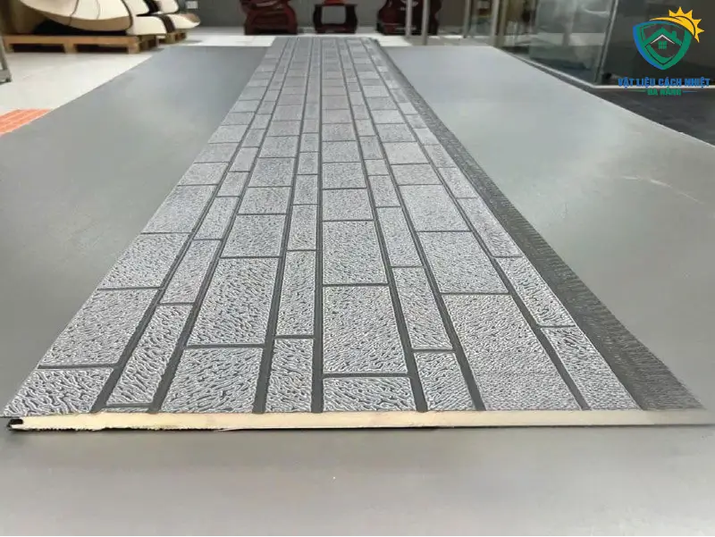 tam-panel-kim-loai-quang-ngai-06