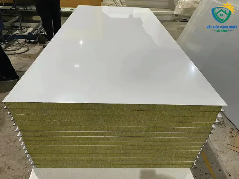 tam-panel-ton-xop-cach-nhiet-05